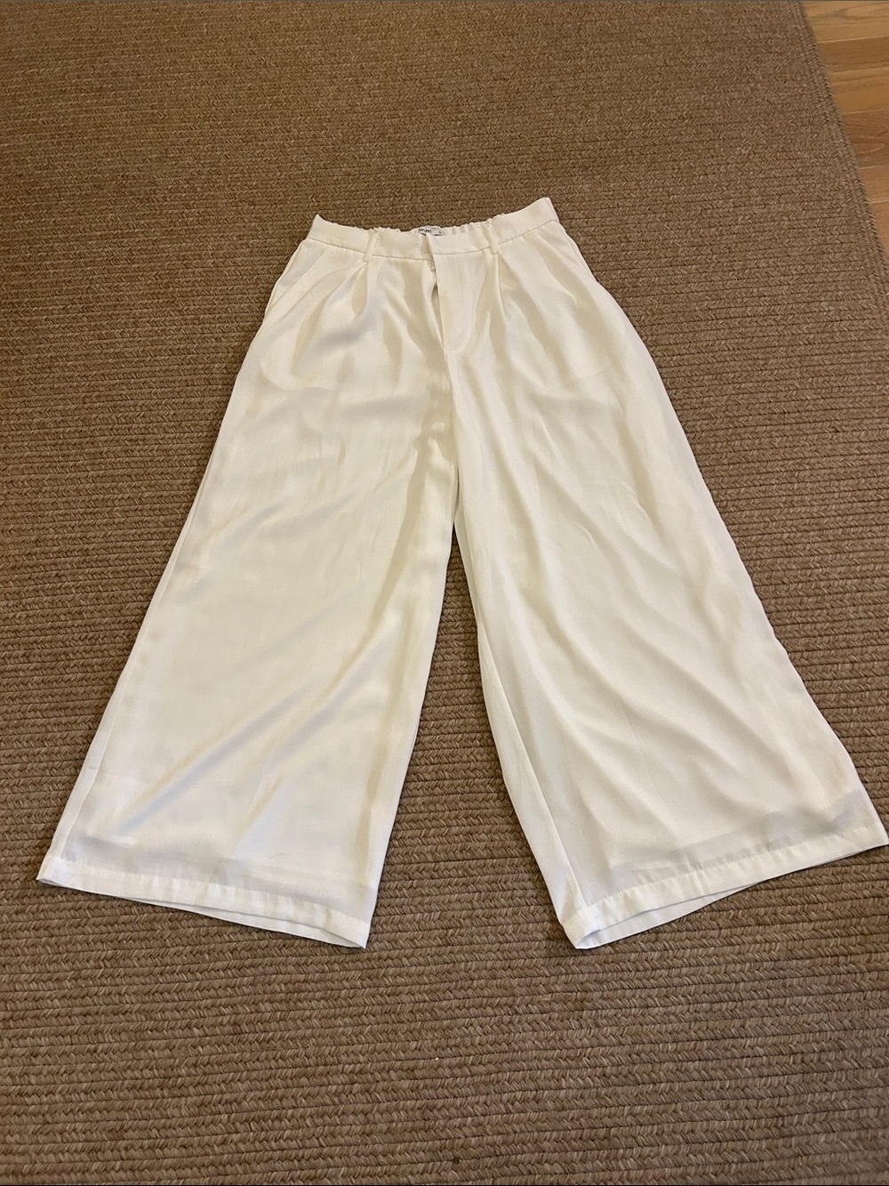 NWT, Ivory White wide leg pants, size large
